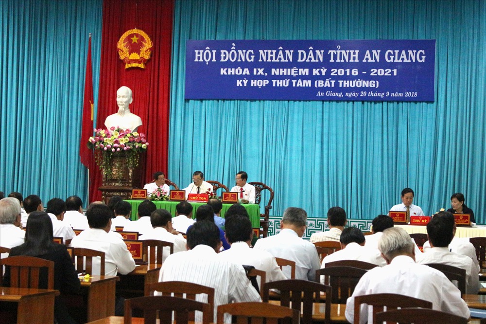 Quang cảnh kỳ họp. Ảnh: Lục Tùng