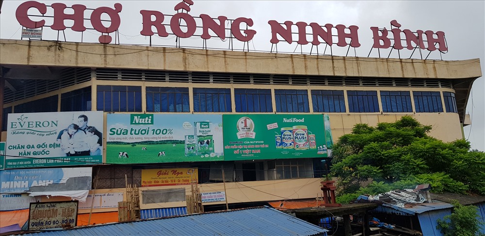 Nhiều khuất tất, sai phạm đã xảy ra ở BQL chợ Rồng. Ảnh: N.T
