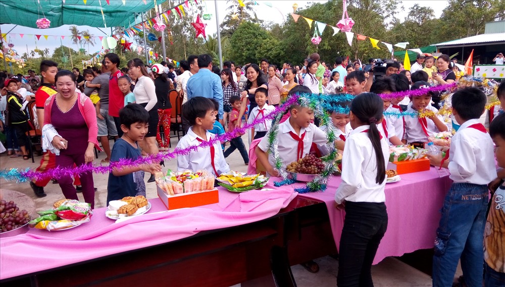 Nhiều học sinh được tham gia phá cổ trước khi vào chương trình