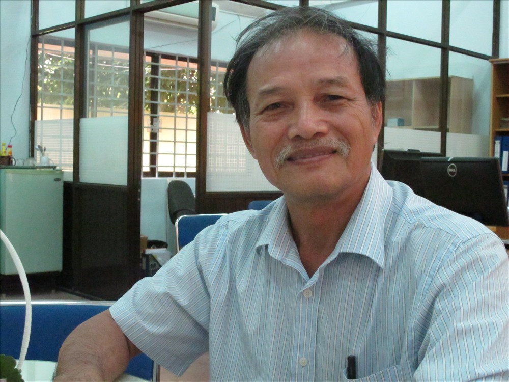 PGS.TS Nguyễn Thiện Tống trao đổi với PV báo Lao Động.