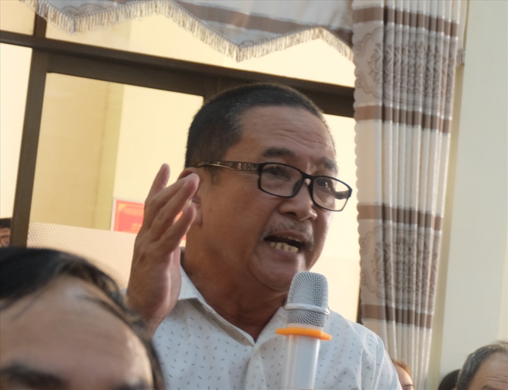 Cử tri Nguyễn Quang Thanh (phường Thuận Phước, quận Hải Châu) nêu ý kiến. Ảnh: Hoàng Vinh