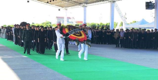 Đoàn lãnh đạo Tỉnh ủy Ninh Bình viếng Chủ tịch Nước Trần Đại Quang. Ảnh: NT