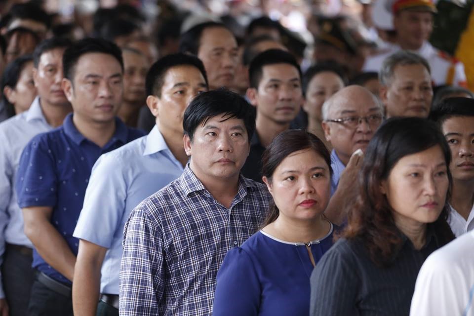 Người dân xếp hàng chờ vào viếng Chủ tịch Nước. Ảnh: Đăng Huỳnh