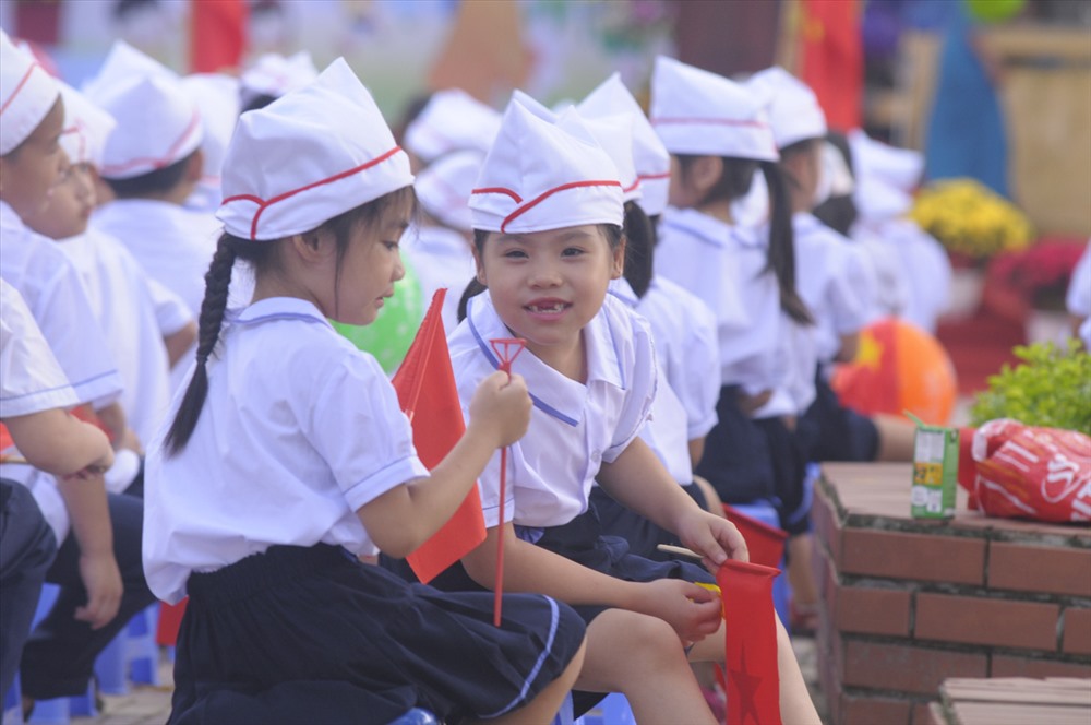 Nhiều em học sinh đã có những nụ cười tươi ngày đầu đi học.