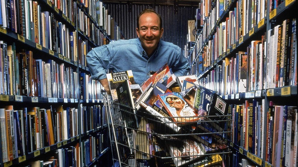 Vào thời điểm đó, Bezos chỉ mới 30 tuổi và đã kết hôn được một năm. “Tôi nói với vợ tôi là MacKenzie rằng tôi muốn bỏ việc và đi làm điều điên rồ này, và có thể thất bại vì hầu hết các startup đều như vậy, và tôi không chắc những gì sẽ xảy ra sau đó“, ông nói.