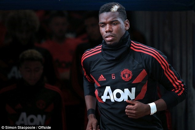 Pogba và Mourinho vẫn vướng vào rất nhiều mâu thuẫn. Ảnh: Offside.