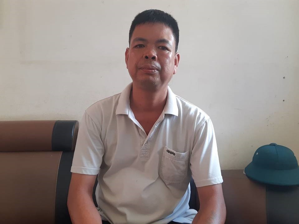 Thầy Nguyễn Minh Quý tâm sự về những khó khăn khi cắm bản gieo chữ.