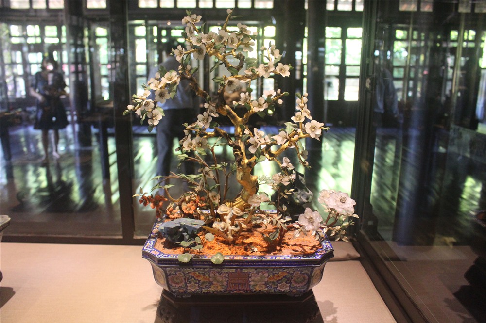 Cành vàng lá ngọc (cây mai). Đời Đồng Khánh (1885- 1889)