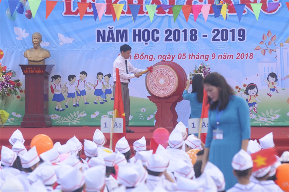 Lễ Khai giảng năm học 2018-2019 tại Trường Tiểu học Sơn Đồng. Ảnh Trần Vương