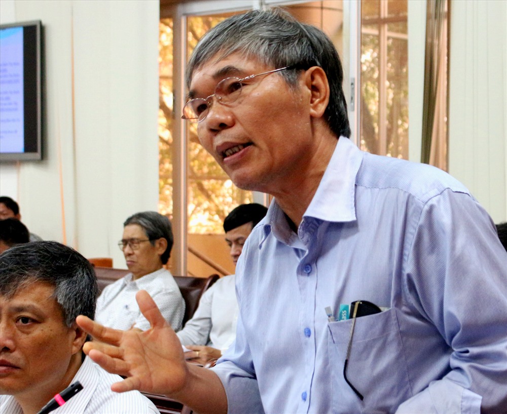GS.TS Tăng Đức Thắng – Phó Giám đốc Viện Khoa học Thủy lợi Việt Nam trình bày Kết quả nghiên cứu bổ sung đánh giá tác động của Dự án. Ảnh: Lục Tùng