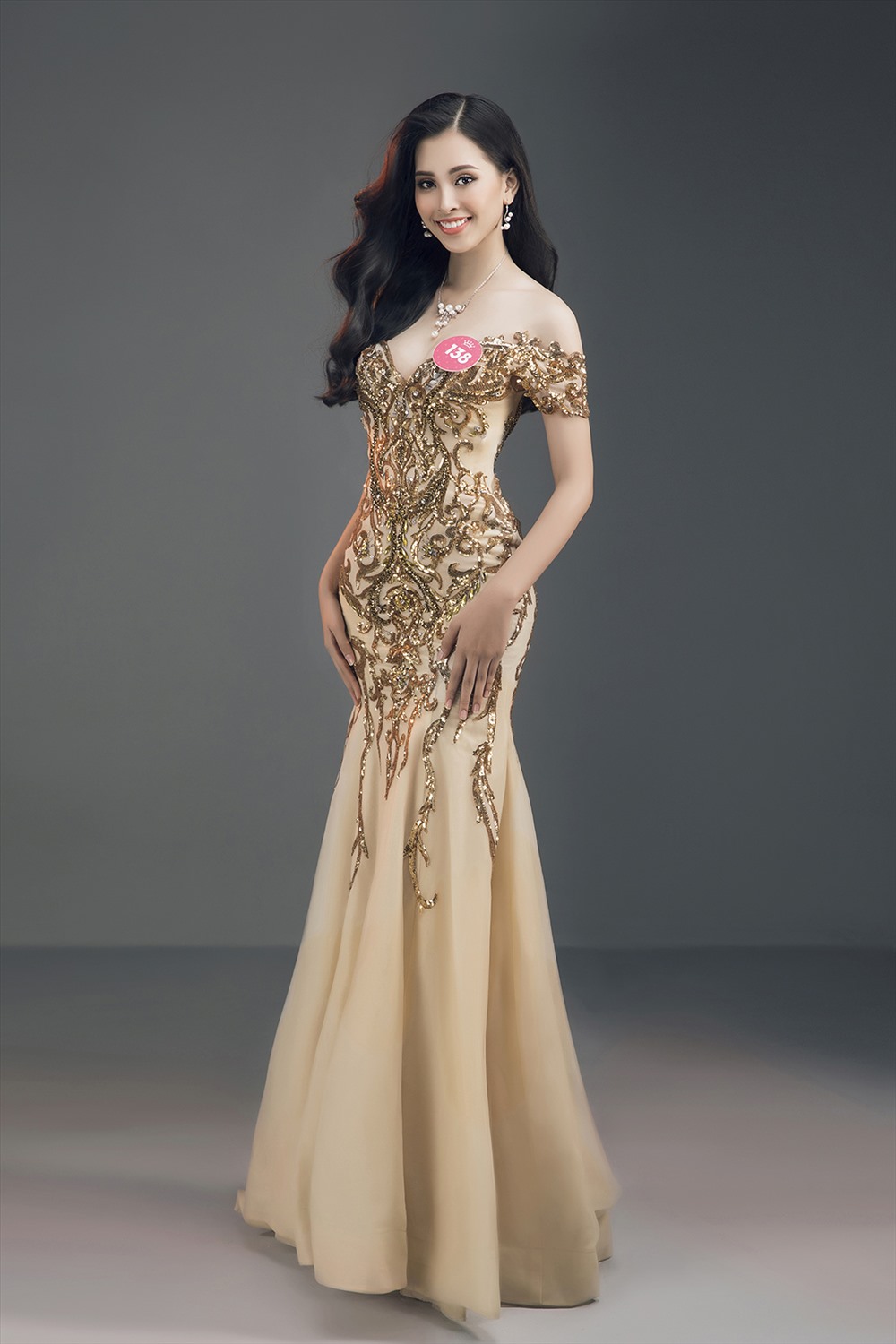 Trần Tiểu Vy - một trong 4 thí sinh nhỏ tuổi nhất của cuộc thi
