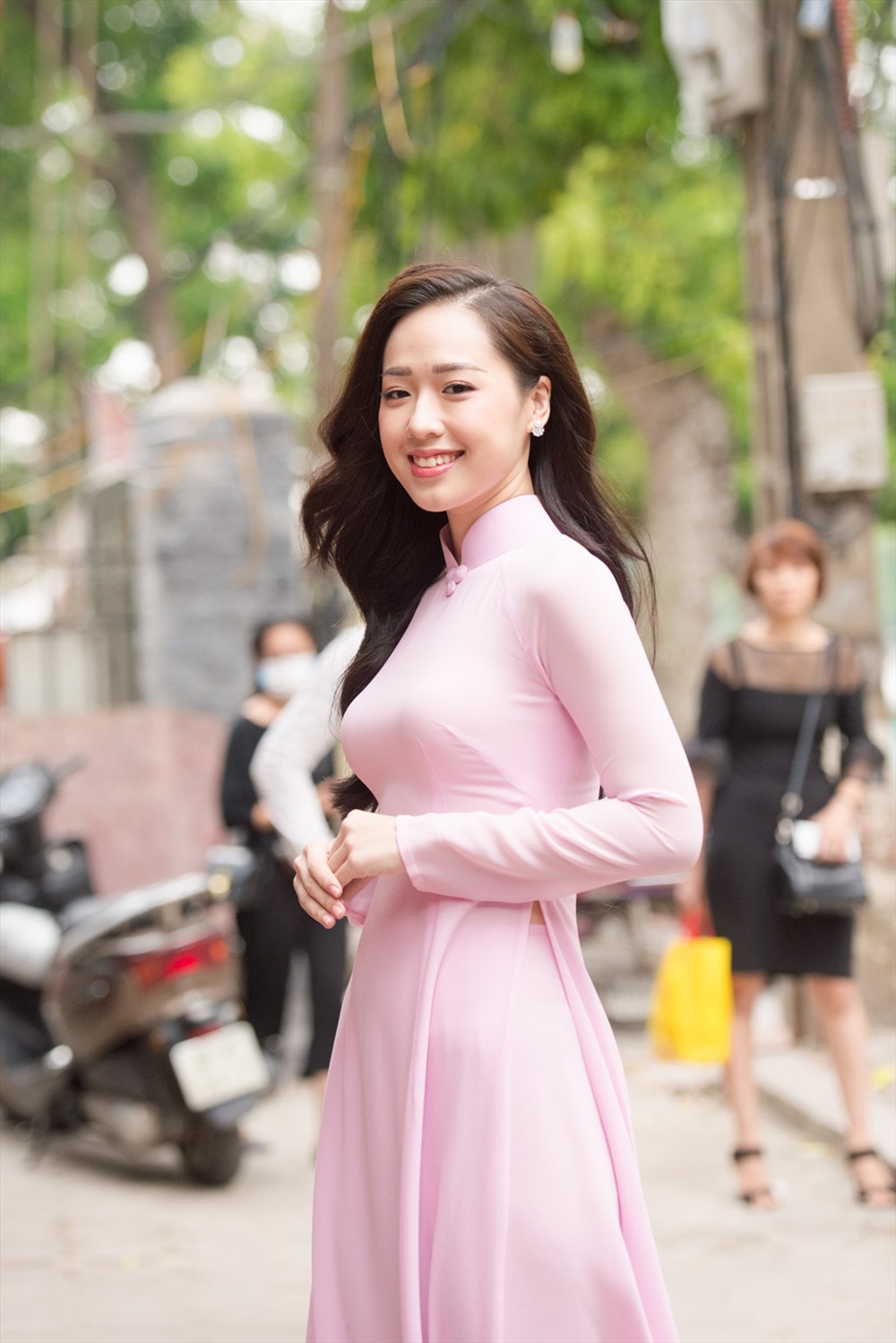 Phạm Ngọc Hà My, sinh năm 1996 đến từ Hà Nôi. Ngay từ vòng sơ khảo phía Bắc Hoa hậu Việt Nam 2018, Hà My đã được nhiều người nhận ra chính là cô gái được vinh dự lưa chọn để tặng hoa Tổng thống Donal Trumph khi ông tới thăm Việt Nam hồi tháng