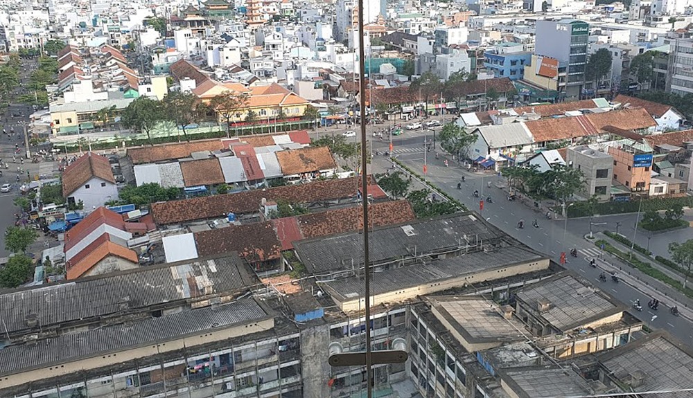 Những khu chung cư cũ tại TP.HCM được kì vọng sẽ thay thế bằng dự án chung cư mới (ảnh: PK).