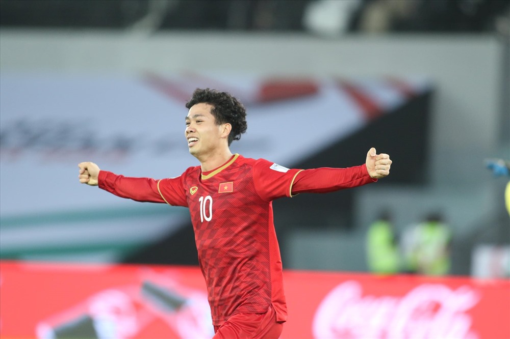 Công Phượng tỏa sáng trong trận thua Iraq 2-3. Ảnh: Hữu Phạm