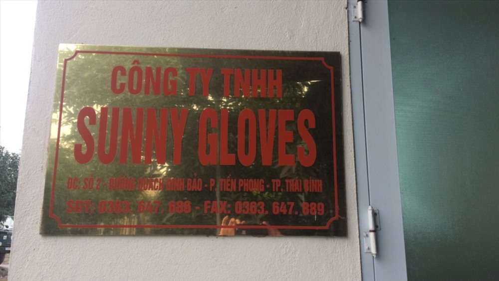 Bảng hiệu của Cty TNHH Sunny Gloves.