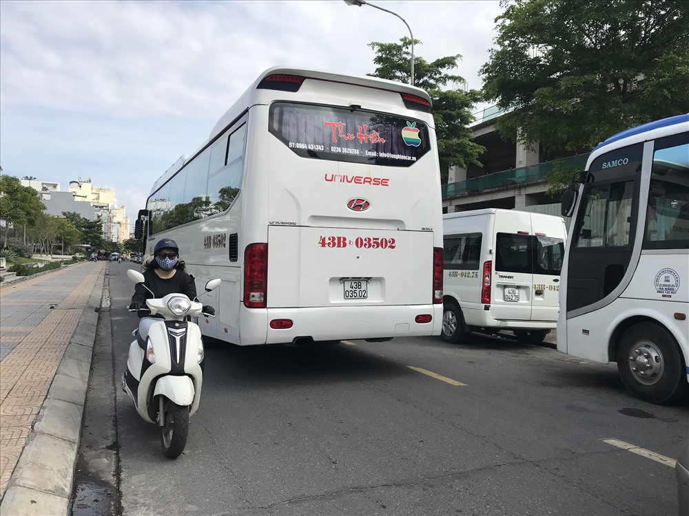 Trao đổi với PV báo Lao Động về tình trạng trên, ông Lê Văn Trung - Giám đốc Sở GTVT Đà Nẵng cho biết,