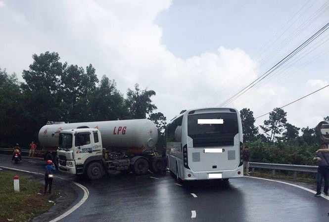 Hiện trường vụ tai nạn. Ảnh: Tiền Phong.