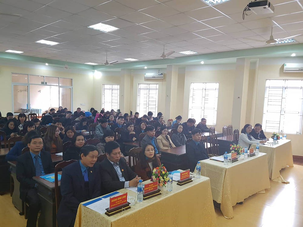 Các đại biểu và 59 học viên tham dự lễ khai giảng.