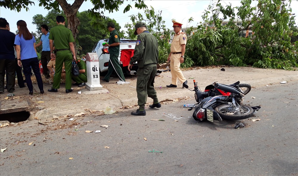 Công an đang thu thập chứng cứ điều tra nguyên nhân vụ tai nạn.