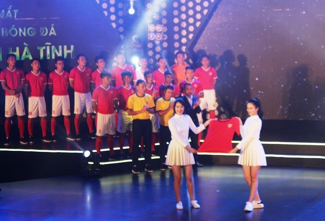 Giới thiệu áo đấu của CLB
