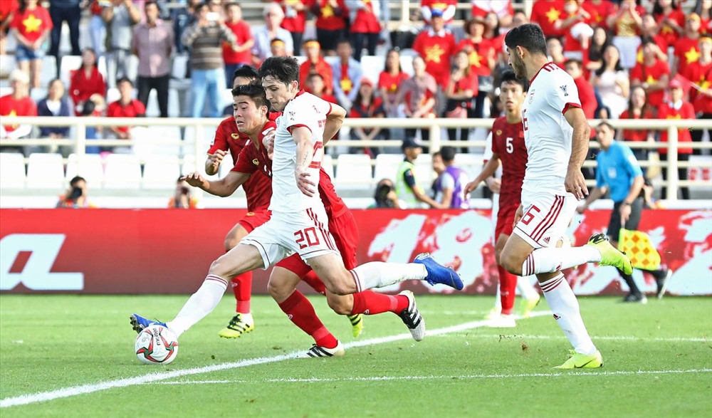 Cầu thủ Việt Nam đã có một trận đấu quả cảm trước đội tuyển Iran. Ảnh: AFC Asian Cup
