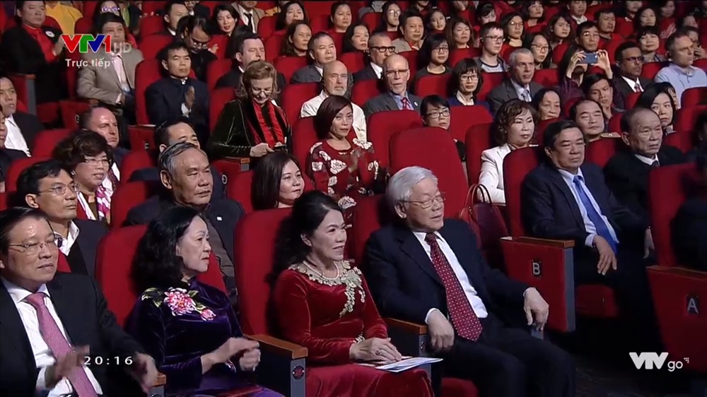 Các vị đại biểu tham dự chương trình. Ảnh VTV