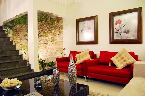 Một ngôi nhà có phong thủy tốt phải được phối màu sơn theo phong thủy và màu nội thất hài hòa nhiều màu sắc, được bố trí sắp đặt hợp lý và đạt được sự cân bằng trong không gian sử dụng.