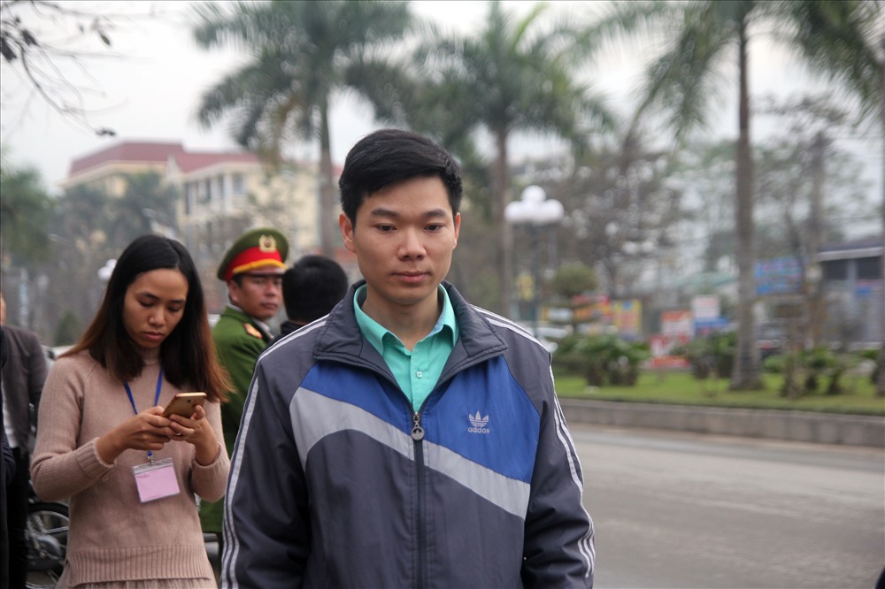 Bị cáo Hoàng Công Lương tại tòa. Ảnh Ngô Cường