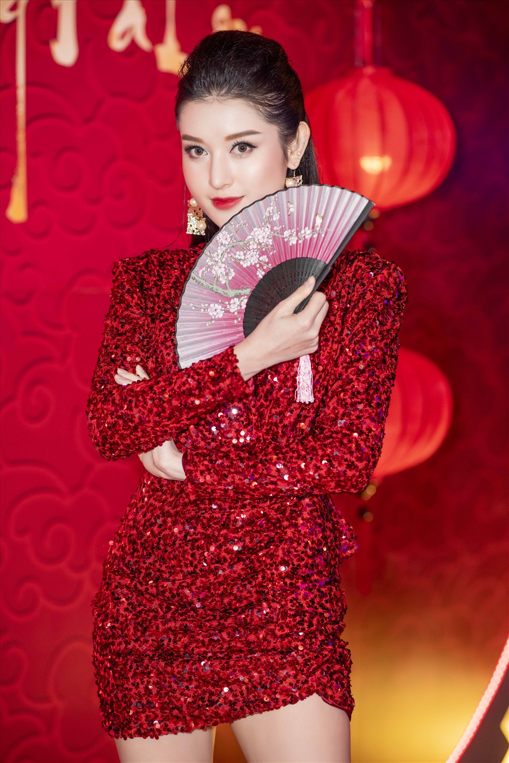 Á hậu Huyền My.