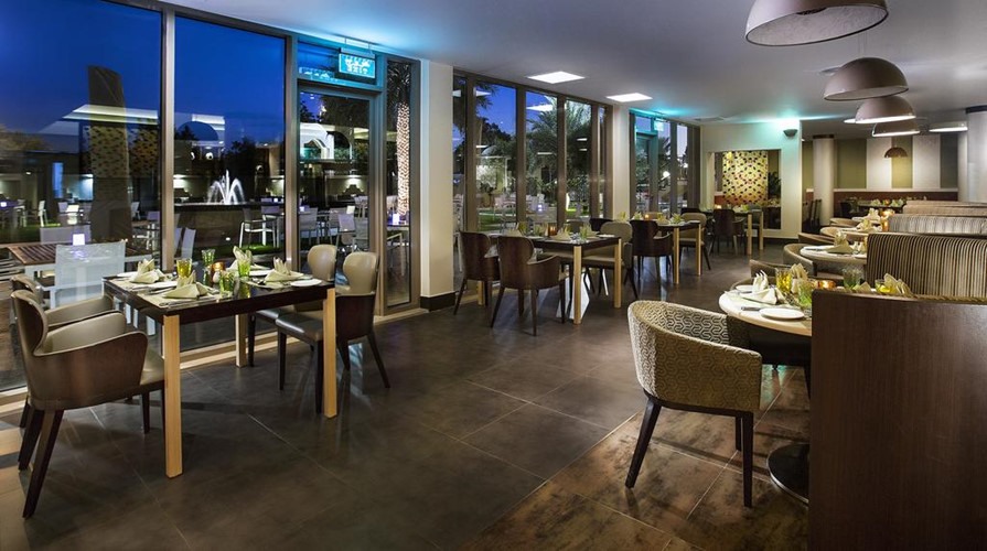 Khu vực nhà hàng sang trọng. Ảnh: Booking.