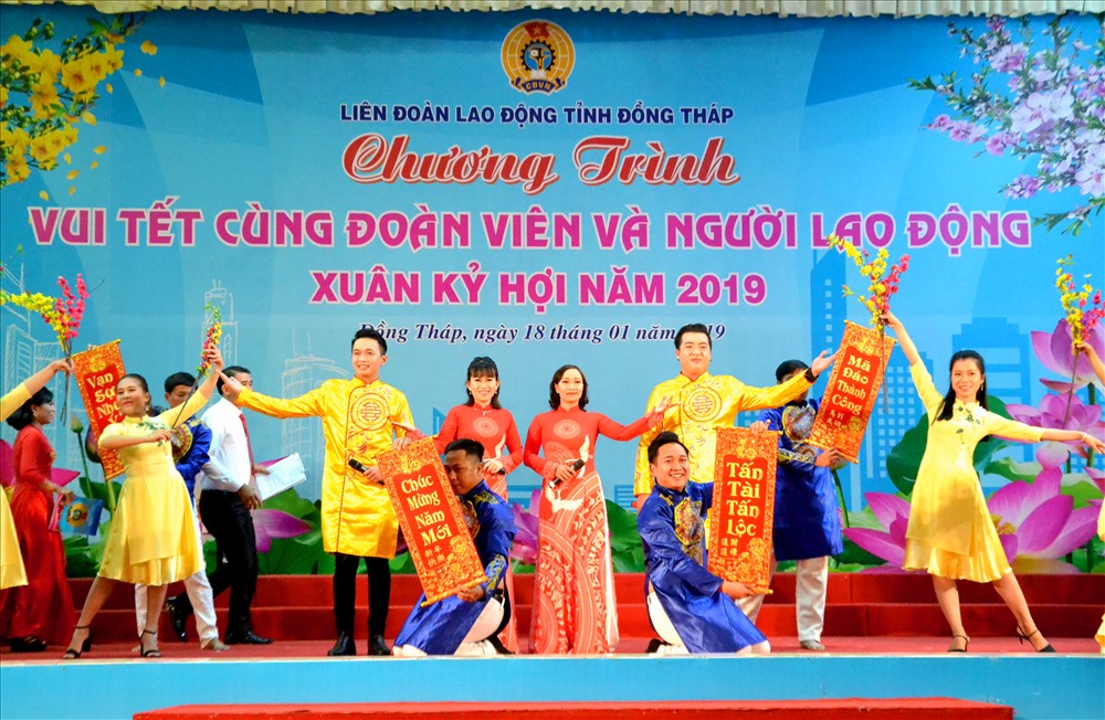 Chương trình văn nghệ “Cây nhà, lá vườn“. Ảnh: Lục Tùng