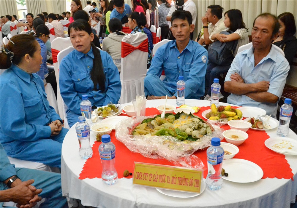 Cận cảnh bữa tiệc ngọt được chế biến từ bột Sa Đéc đặc sản của Đồng Tháp. Ảnh: Lục Tùng