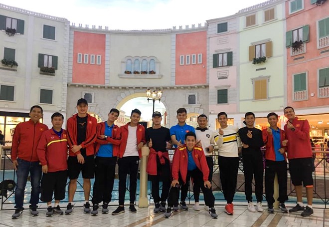 Tuyển Việt Nam được xả trại sau trận thắng 4-2 Philippines. Ảnh Đặng Văn Lâm Official Fanpage.