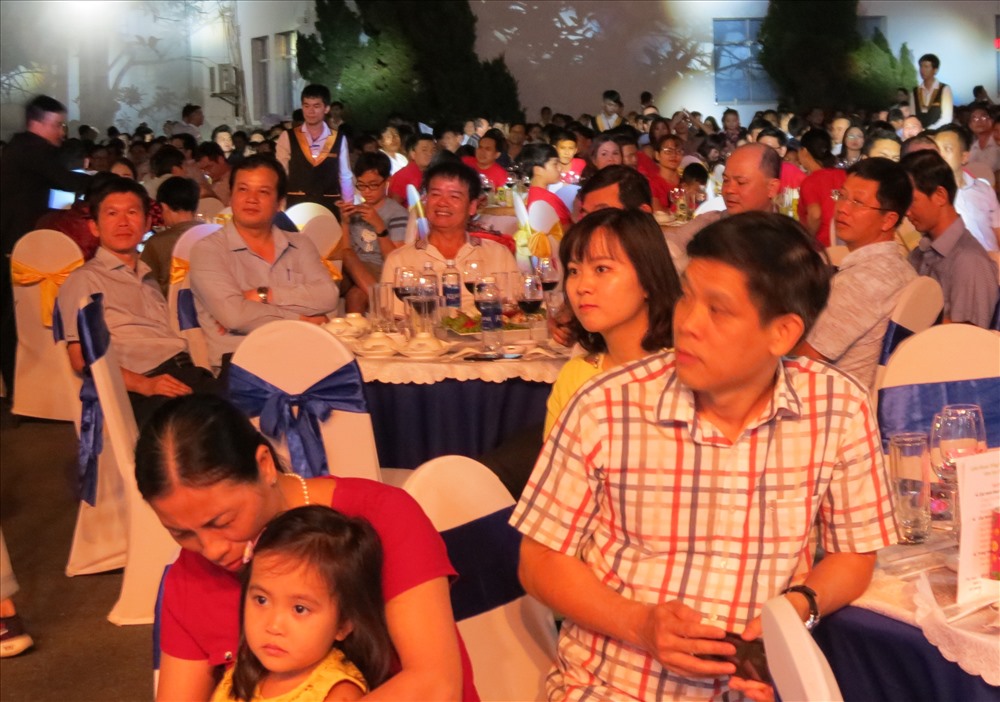Tiệc tất niên là lời tri ân của công ty đến các gia đình vì đã luôn đồng hành, chia sẻ khi nhân viên của VAECO đi sớm, về khuya, làm việc bất chấp ngày Lễ, Tết