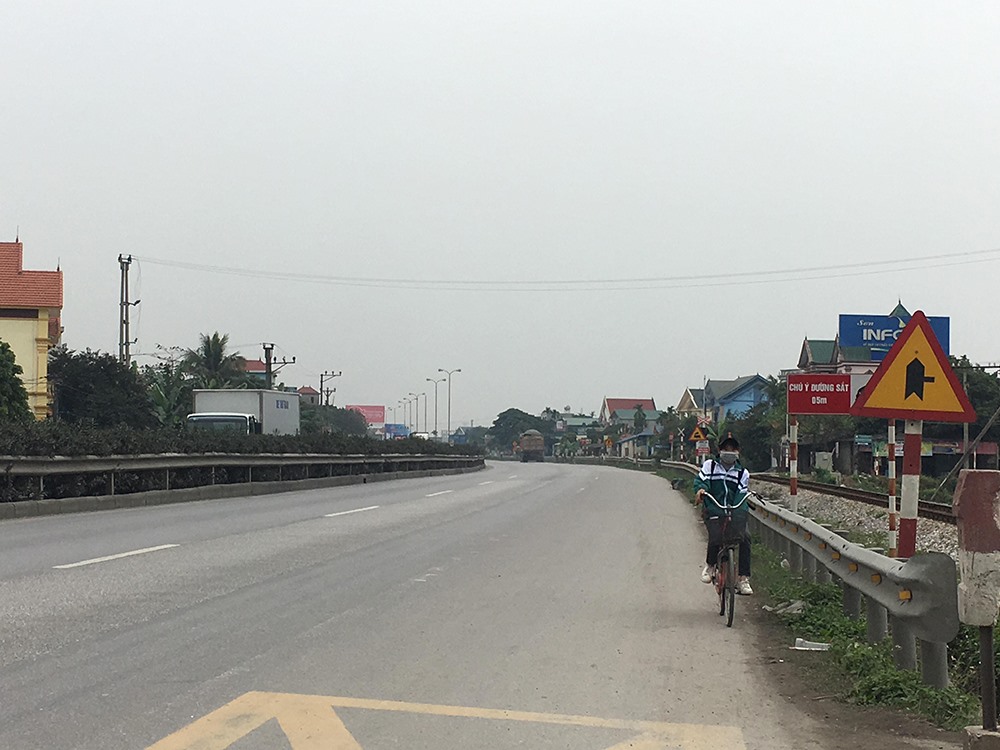 Vị trí xảy ra tai nạn là điểm đen về giao thông, cần phải có biện pháp khắc phục. Ảnh: PV
