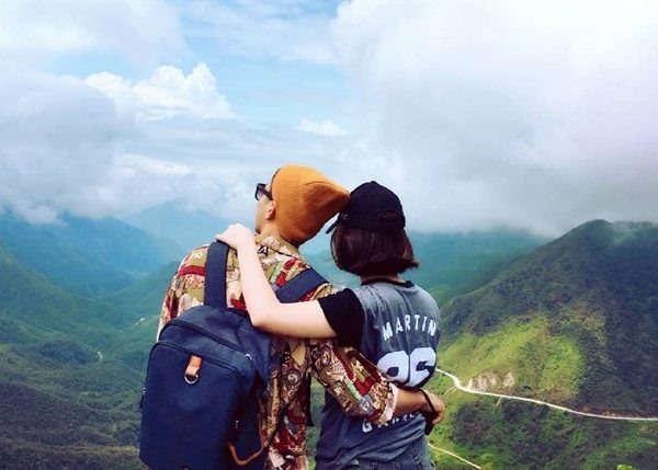 Nhiều bạn trẻ lựa chọn đi du lịch Tết thay vì về nhà.