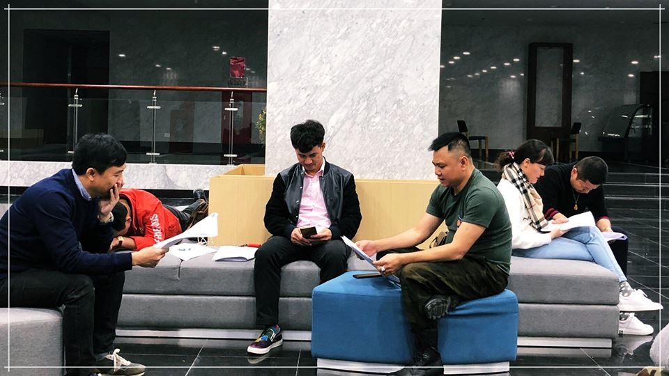Những buổi tập đêm, những ngày rét mướt các nghệ sĩ vẫn tích cực tập luyện khiến nhiều khán giả thêm yêu quý Táo Quân.