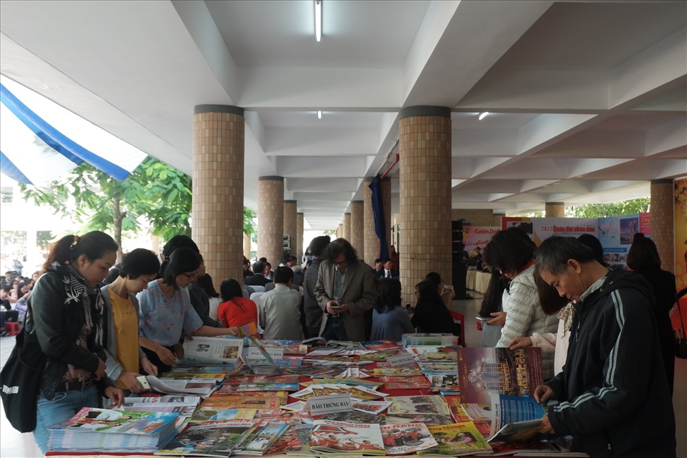 Khu trưng bày chung các ấn phẩm báo chí, truyền thông