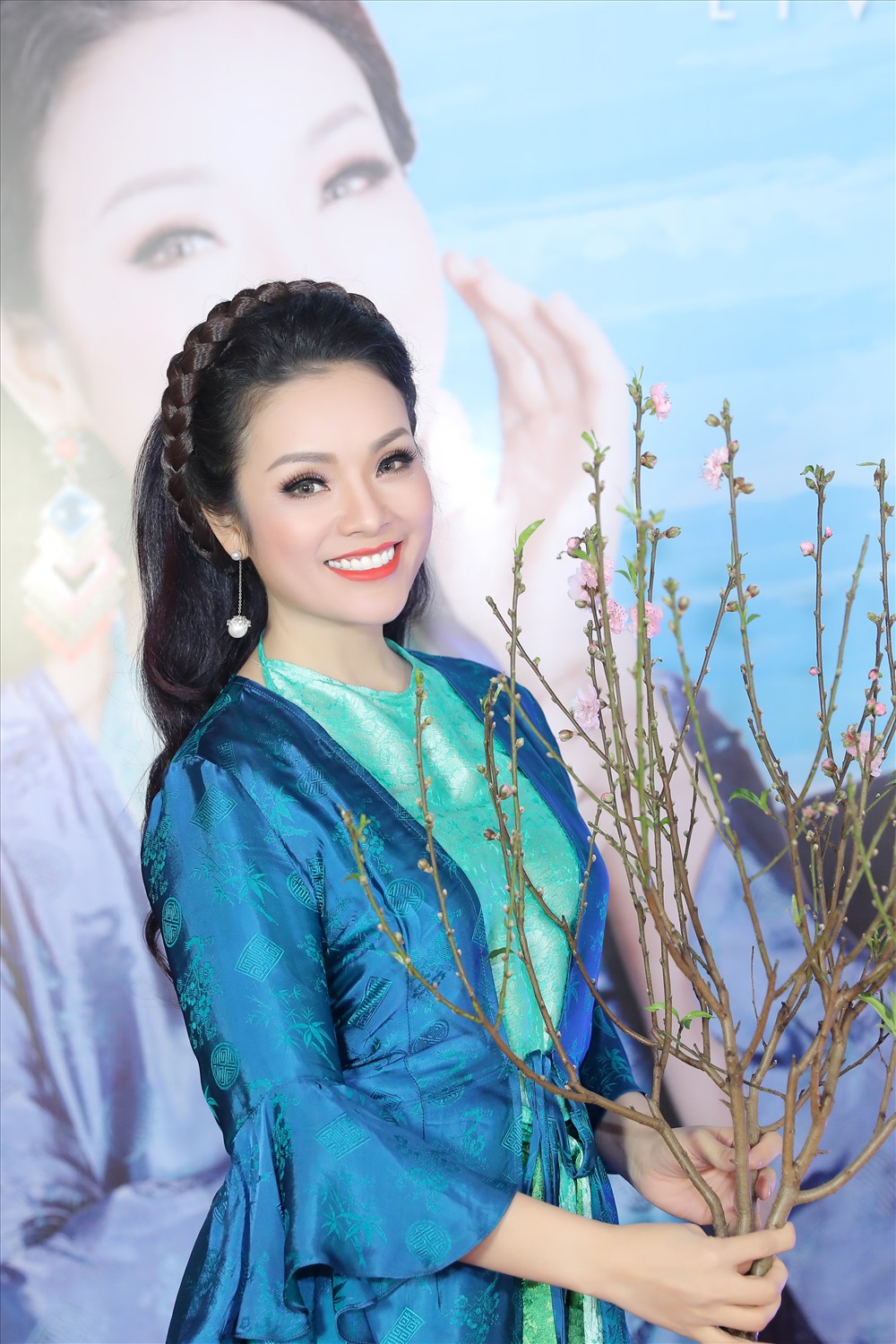 Tân Nhàn quyết định làm mới âm nhạc truyền thống, dù có tranh cãi hay không. Ảnh: Hoà Nguyễn.