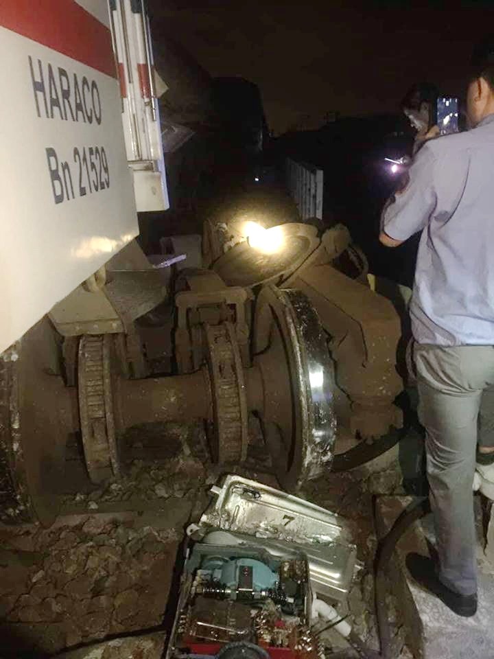 Tàu SE1 bị trật bánh ở ga Sông Lòng Sông (Bình Thuận) Ảnh: Câu Lạc Bộ Đam Mê Đường Sắt