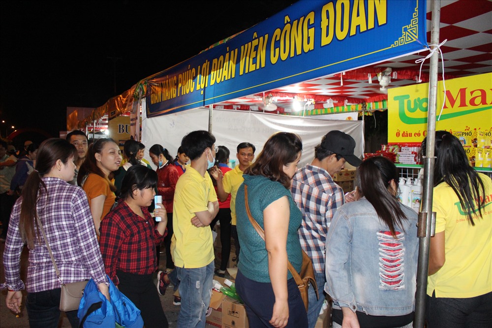 CNLĐ mua hàng giảm giá tại “Tết Sum vầy“.