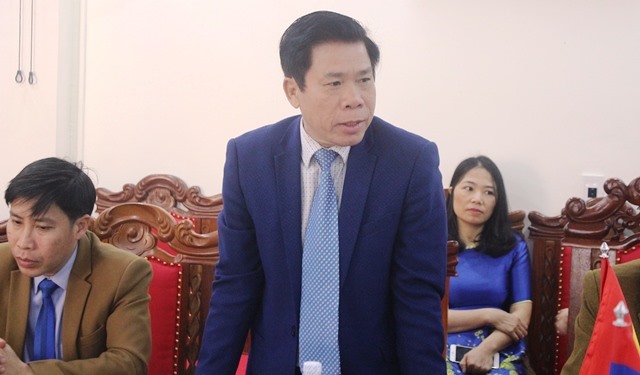 Đồng chí Dương Xuân Hòa - Phó Ban Dân vận Tỉnh ủy Hà Tĩnh phát biểu tại buổi làm việc của Liên hiệp Công đoàn tỉnh Bolykhamxay với LĐLĐ tỉnh Hà Tĩnh.
