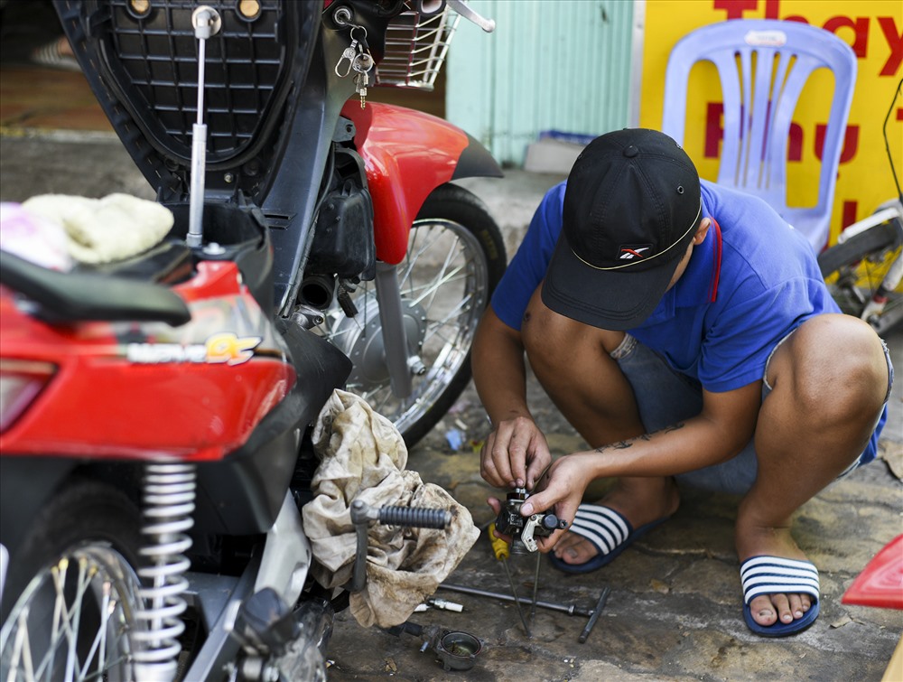 Má phanh đóng vai trò quan trọng sống còn đối với hệ thống phanh. Cũng giống như dầu phanh, nhiều lái xe thường bỏ qua chi tiết này và đôi khi dẫn tới hậu quả khôn lường. Ảnh: Long Du