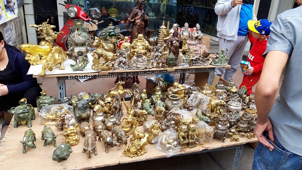 Sản phẩm mang tính phong thủy bằng kim loại đòi hỏi người mua có tính đam mê và hiểu biết.