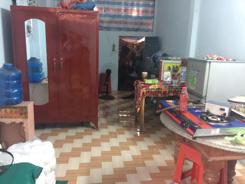 Bên trong căn nhà của gia đình Hiếu hầu như không có cái gì giá trị.