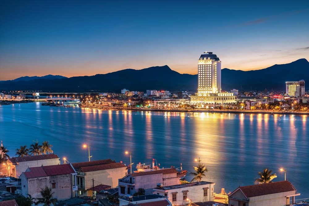 Vẻ đẹp của Quảng Bình lúc về đêm