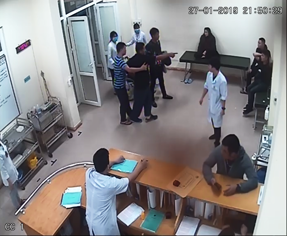 2 nhóm thanh niên ẩu đả gây mất an ninh trật tự bệnh viện.