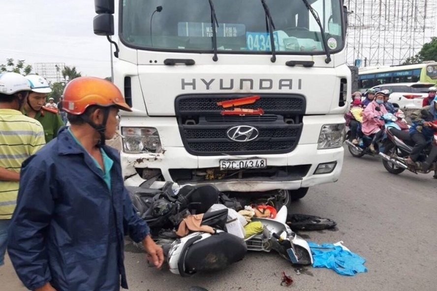 Hiện trường vụ tai nạn ở Long An.