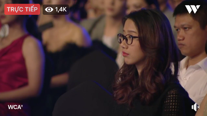 Mẹ Hải An xúc động tại chương trình.