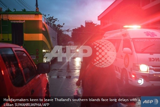 Khách du lịch muốn rời khỏi các hòn đảo phía nam của Thái Lan phải đối mặt với sự chậm trễ kéo dài.
